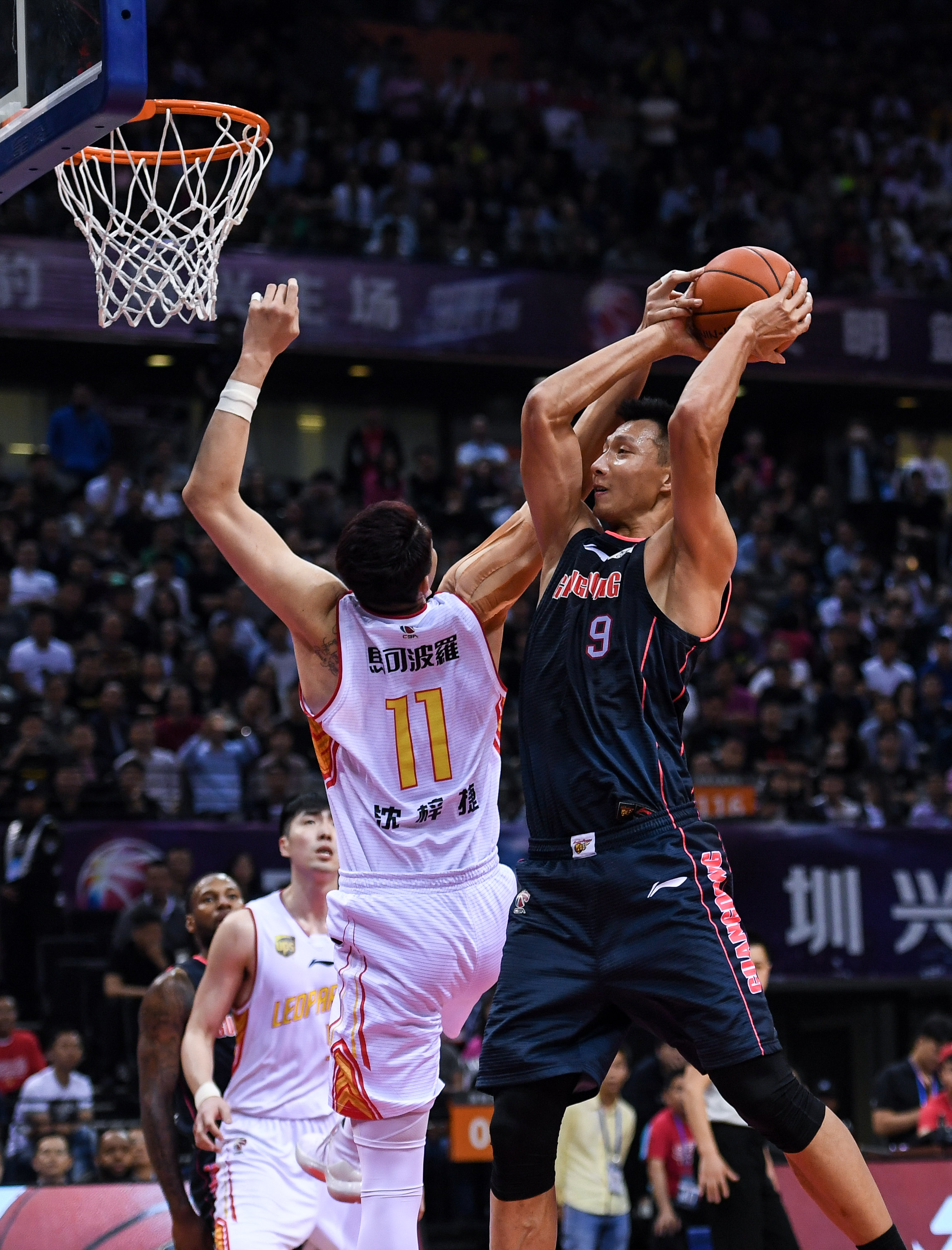 相比之下 相比之下